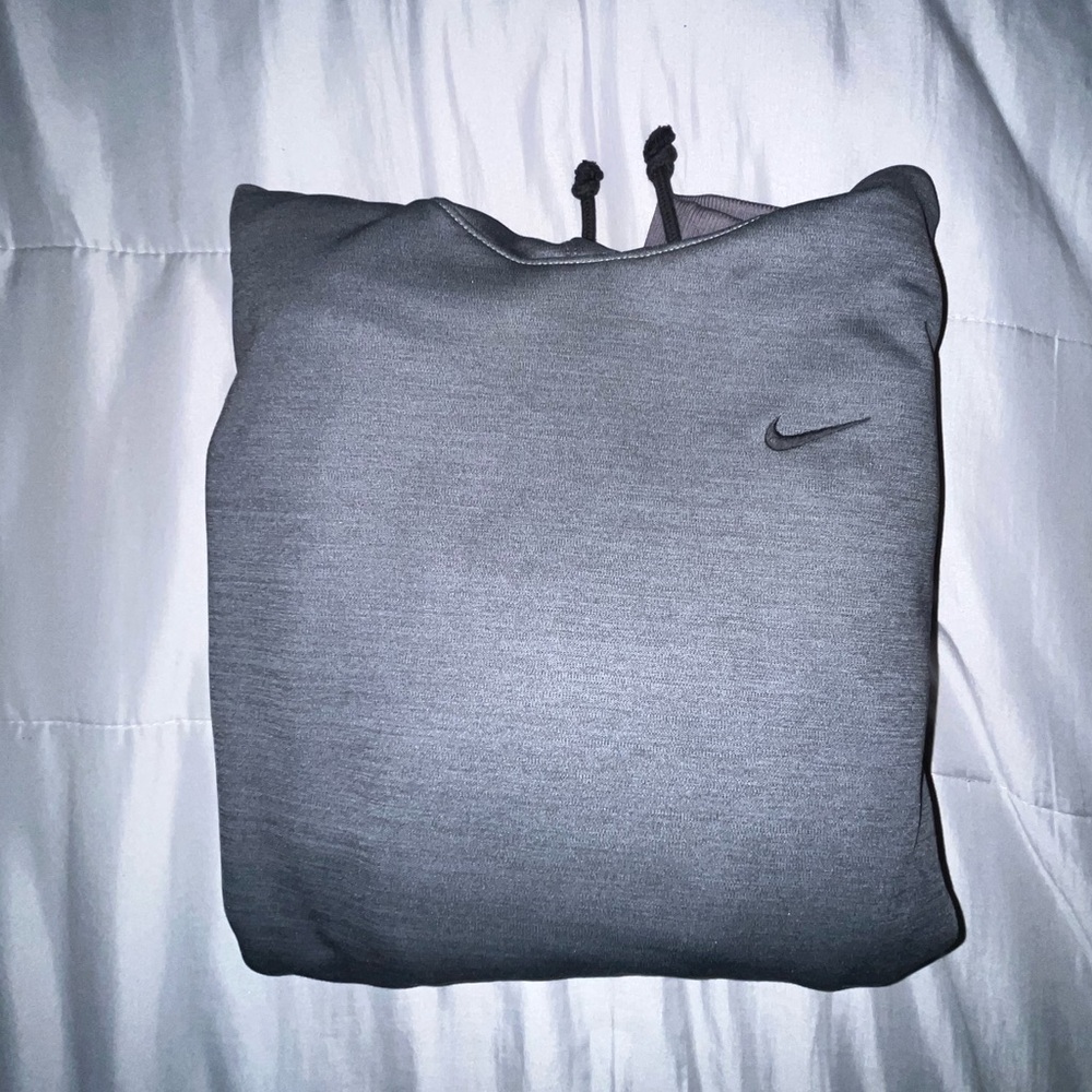 Grey Nike therma-fit hoodie
